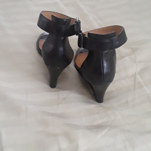 Shoes - Picture 4 of 7